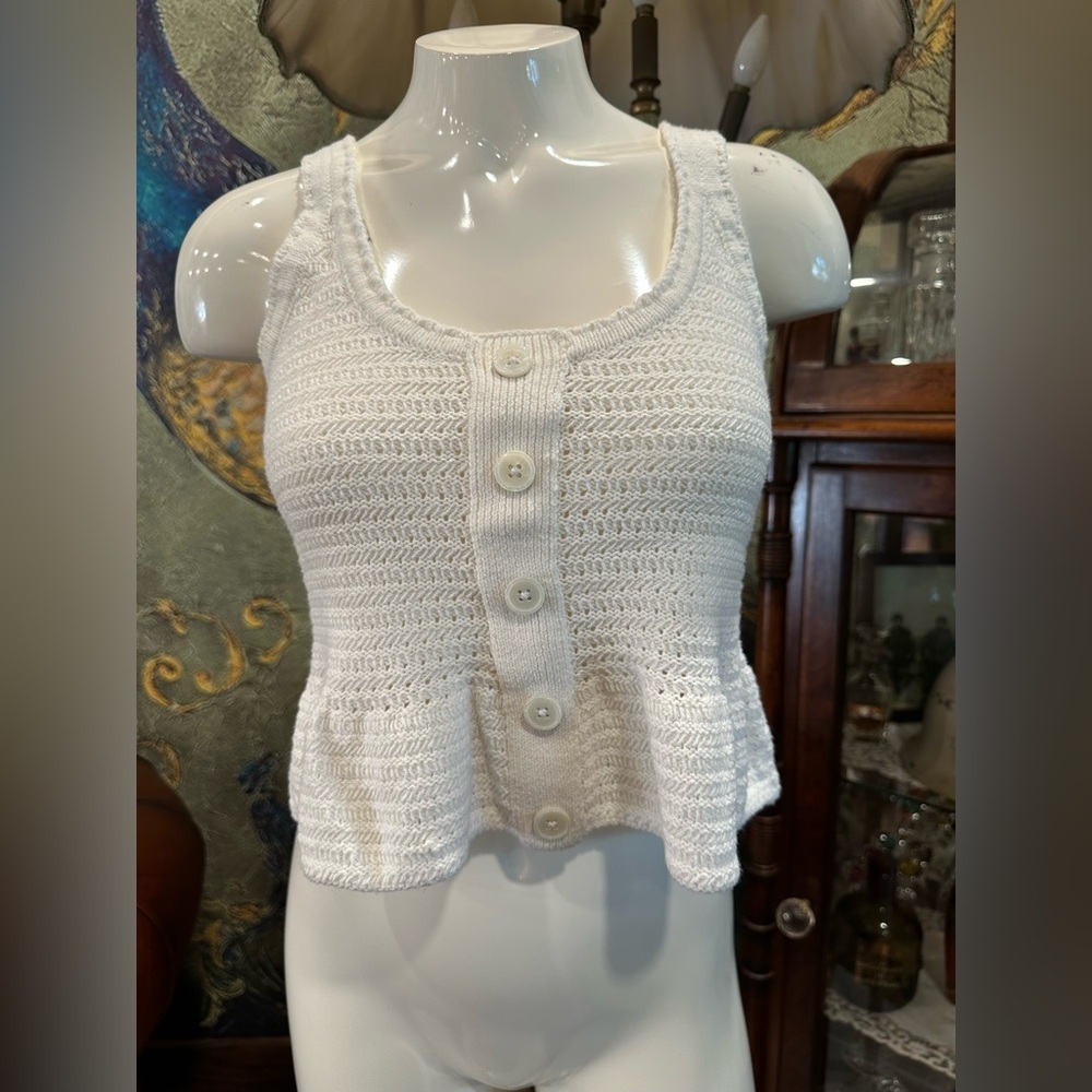 EUC SCOOP WHITE CROCHET 🧶 TOP